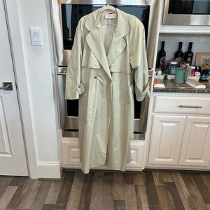 VINTAGE Les Copains cream Trench Coat size 42 Italy has stains needs cleaning